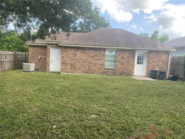 201 Castro St in Thrall, TX - Building Photo - Building Photo