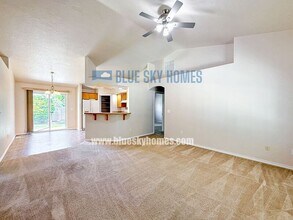5009 Asbury Way in Caldwell, ID - Building Photo - Building Photo