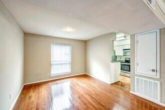 3700 W Clay St in Houston, TX - Building Photo - Building Photo