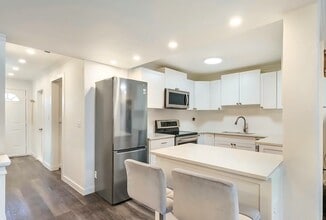 9272-9122 122 St in Surrey, BC - Building Photo - Building Photo