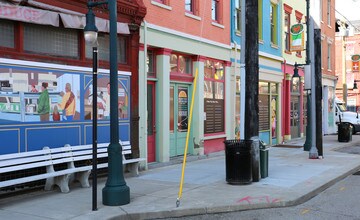 129 W Elder St in Cincinnati, OH - Foto de edificio - Building Photo