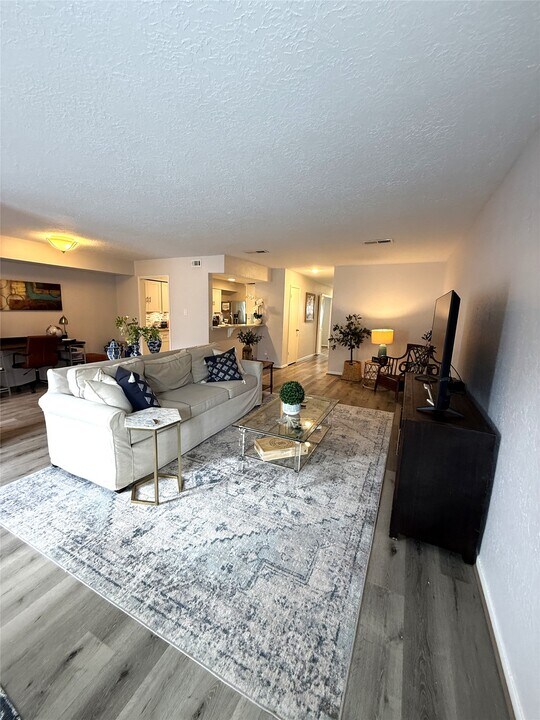 14331 Still Meadow Dr in Houston, TX - Building Photo