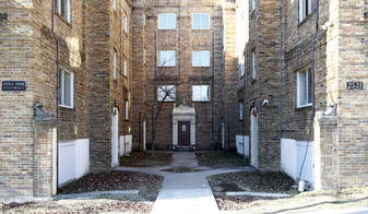 Cross Park Apartments in Cincinnati, OH - Building Photo - Building Photo