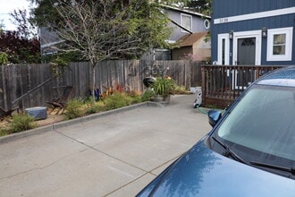 3138 Market St in Oakland, CA - Building Photo - Building Photo