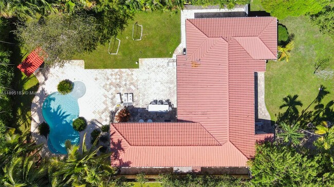 10626 NE 10th Ct in Miami Shores, FL - Building Photo - Building Photo