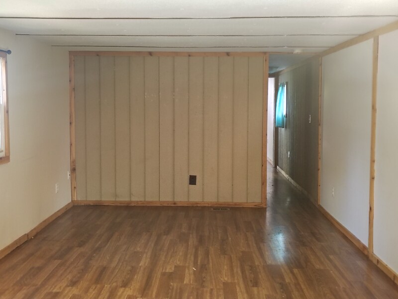 1005 Oak St in Valley Falls, KS - Building Photo