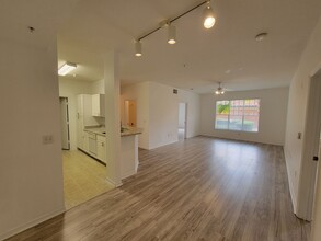 5548 Metrowest Blvd-Unit -6-109 in Orlando, FL - Building Photo - Building Photo