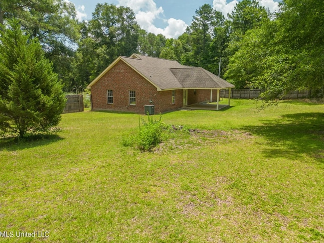 33 Johnson Rd in Wiggins, MS - Building Photo - Building Photo