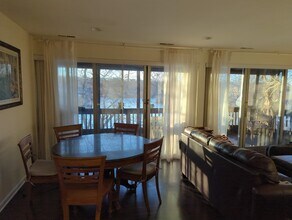 5529 E Lake Dr in Lisle, IL - Building Photo - Building Photo