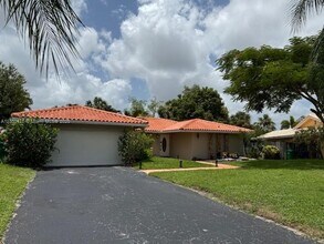 1328 NW 86th Way in Coral Springs, FL - Building Photo - Building Photo