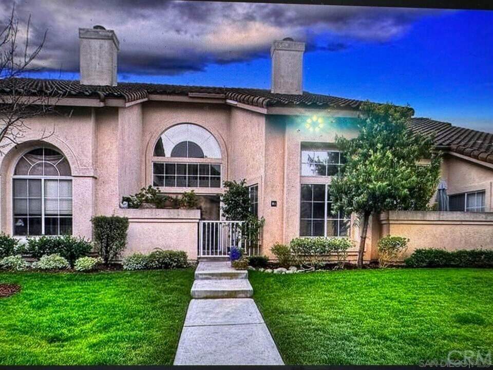 81 Nightingale Dr in Aliso Viejo, CA - Foto de edificio