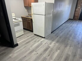 409 Clayton St, Unit 1 in Rivesville, WV - Building Photo