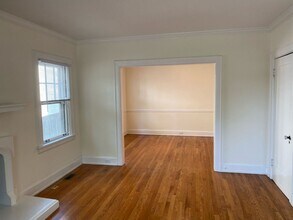 2910 Erie Ave in Cincinnati, OH - Building Photo - Building Photo