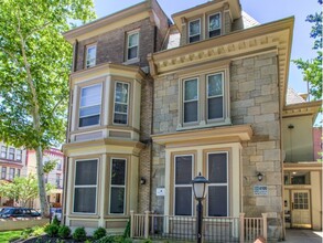 Campus Apartments in Philadelphia, PA - Building Photo - Building Photo