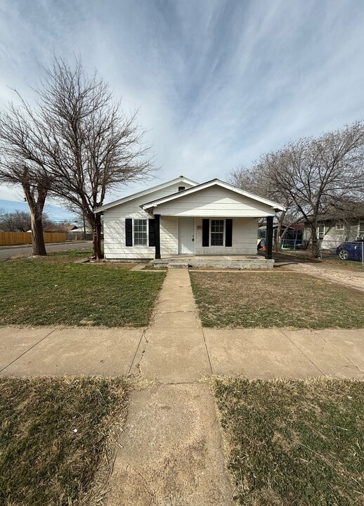 3410 S Taylor St in Amarillo, TX - Building Photo