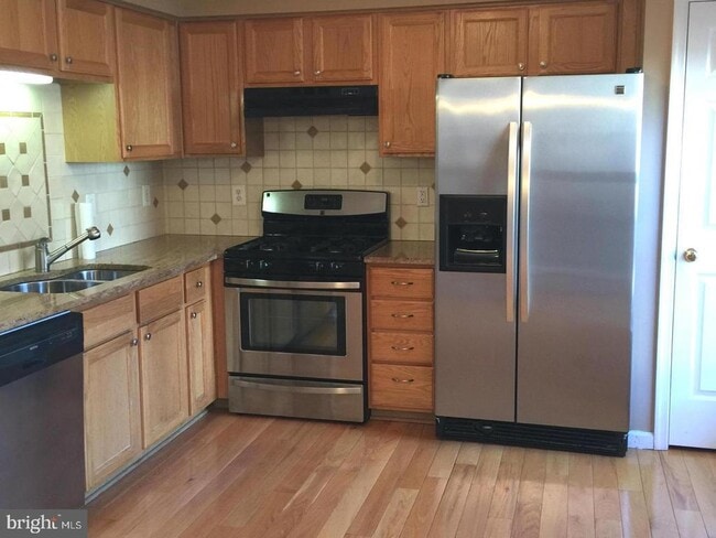 property at 144 Ingle Pl
