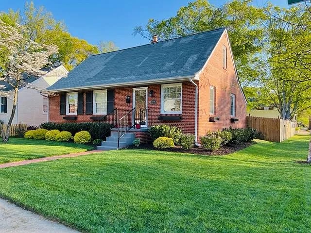 property at 4000 W Grace St