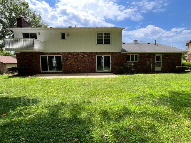 30 Shallowbrook Dr in O'Fallon, IL - Building Photo - Building Photo