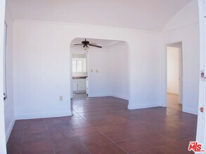 540 W 107th St in Los Angeles, CA - Building Photo - Building Photo