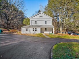 575 Black Rock Tpke in Easton, CT - Building Photo