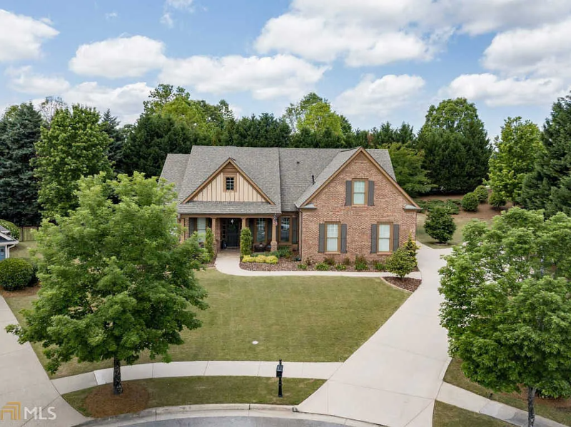 7450 Fireside Ln in Flowery Branch, GA - Building Photo