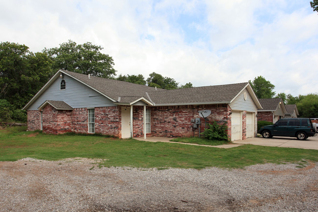 Mill Creek Town Homes in Choctaw, OK - Foto de edificio - Building Photo