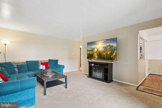 124 Kirkbride Rd in Voorhees Township, NJ - Building Photo - Building Photo