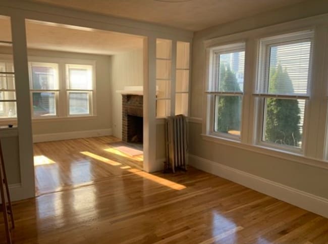 35 Century St, Unit 1 in Medford, MA - Building Photo - Building Photo