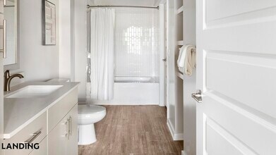 4902 Cosmos Cir, Unit 202 in Wimauma, FL - Foto de edificio - Building Photo