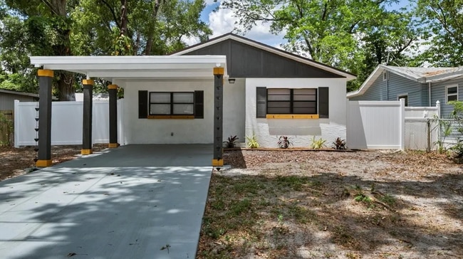 property at 1706 E Poinsettia Ave