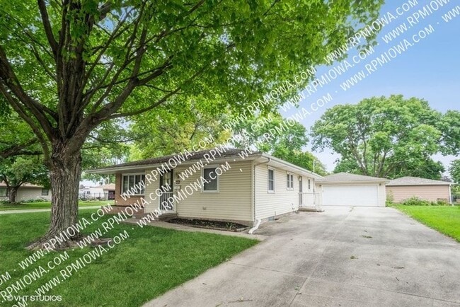214 SE 9th St in Ankeny, IA - Building Photo - Building Photo