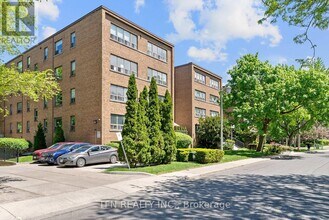 24-324 Shallmar Blvd in Toronto, ON - Building Photo - Building Photo