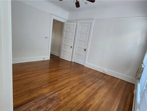 681 Mira Monte Pl, Unit #3A in Pasadena, CA - Building Photo - Building Photo