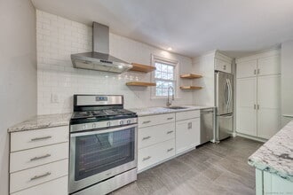 13 Boxwood Ln in Glastonbury, CT - Building Photo - Building Photo