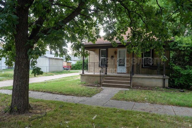 property at 417 N Dodge Ave