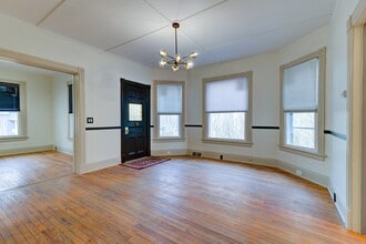 10 Hamilton St, Unit 1 in Johnstown, NY - Foto de edificio - Building Photo