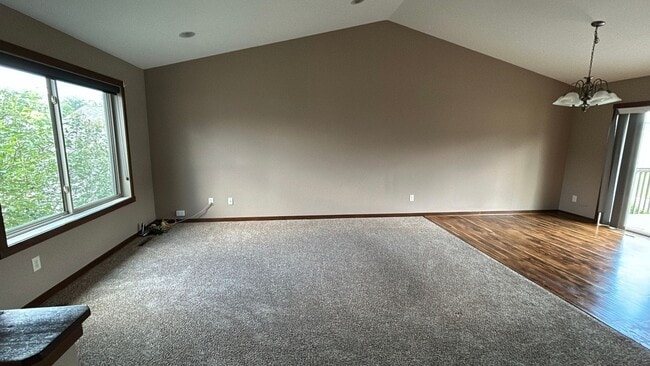 6736 Clarkia Dr NW in Rochester, MN - Building Photo - Building Photo