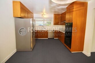 599 Tamarack Dr in San Rafael, CA - Building Photo - Building Photo