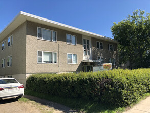 Skywalk Apartments in Red Deer, AB - Building Photo - Building Photo