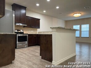 7015 Hallie Ridge in San Antonio, TX - Building Photo - Building Photo