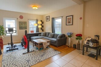 101 Prospect St, Unit 2 in Somerville, MA - Foto de edificio - Building Photo