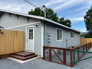 316 Hardister Dr in Cloverdale, CA - Building Photo - Building Photo