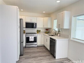 527 Kaumakani St in Honolulu, HI - Building Photo - Building Photo