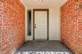 9814 Paddock Park Dr in Houston, TX - Building Photo - Building Photo