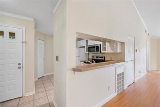 967 Coral Club Dr in Coral Springs, FL - Foto de edificio - Building Photo