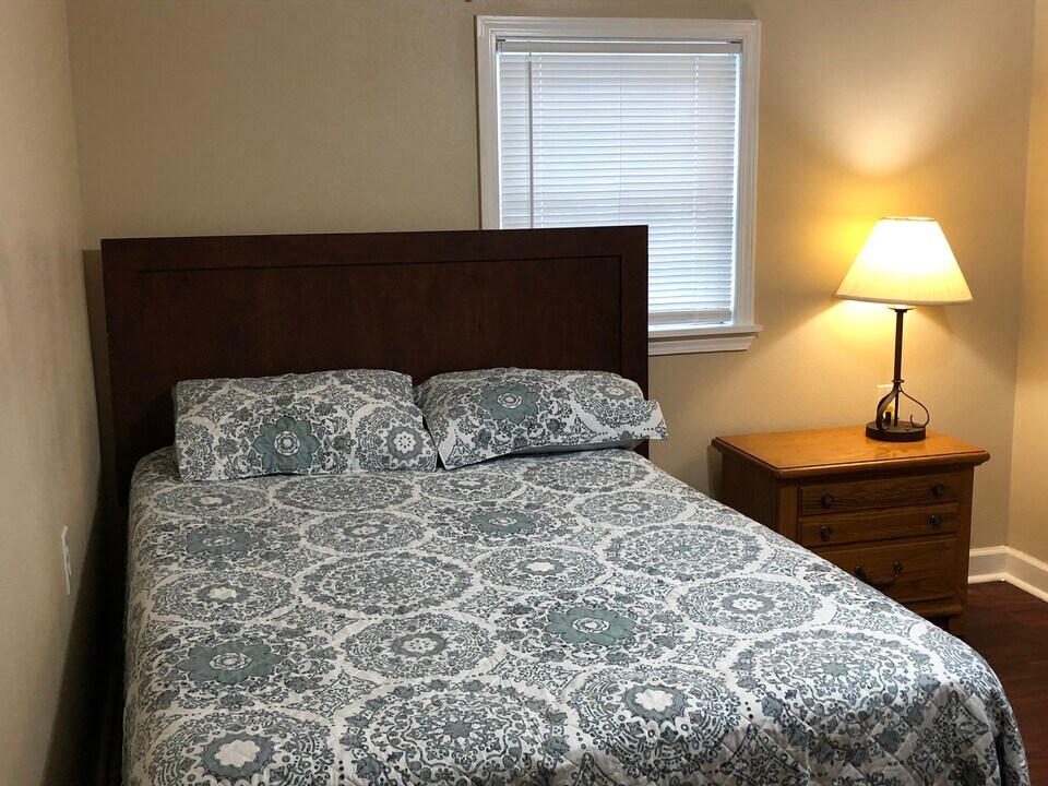 616 Garden Road, Unit B in Marrero, LA - Foto de edificio