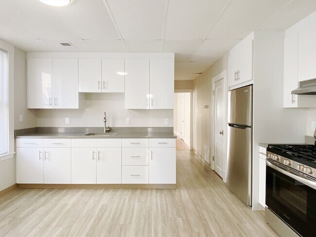44 Jones Rd-Unit -2 in Revere, MA - Building Photo - Building Photo