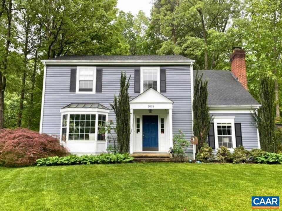908 Royer Dr in Charlottesville, VA - Foto de edificio