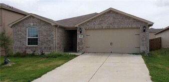 1810 Clegg St in Howe, TX - Building Photo