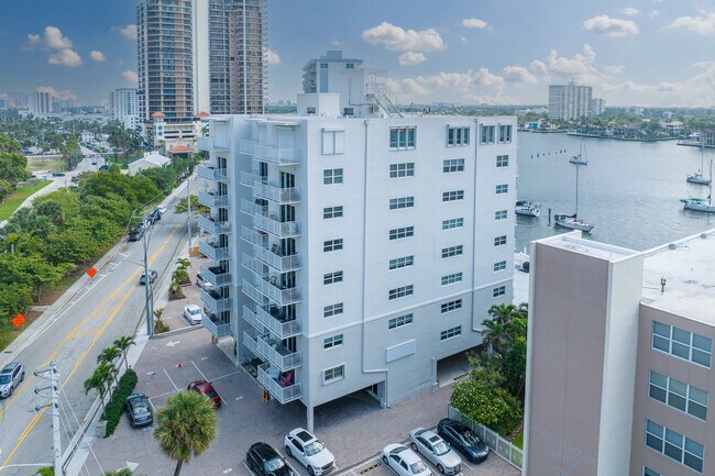 Harbor Haven Condominiums in Fort Lauderdale, FL - Building Photo - Building Photo